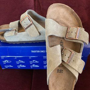 Birkenstock Arizona Taupe Suede 39 (NWT, unworn)